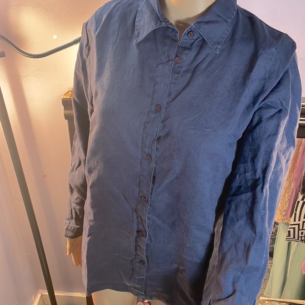Marsh Landing Blue Linen Button Down Size Medium - image 1